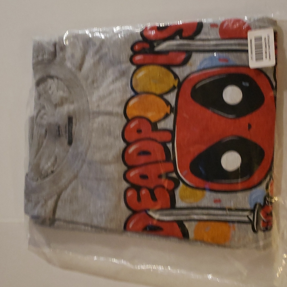 Funko pop Deadpool in Cake L T-Shirt